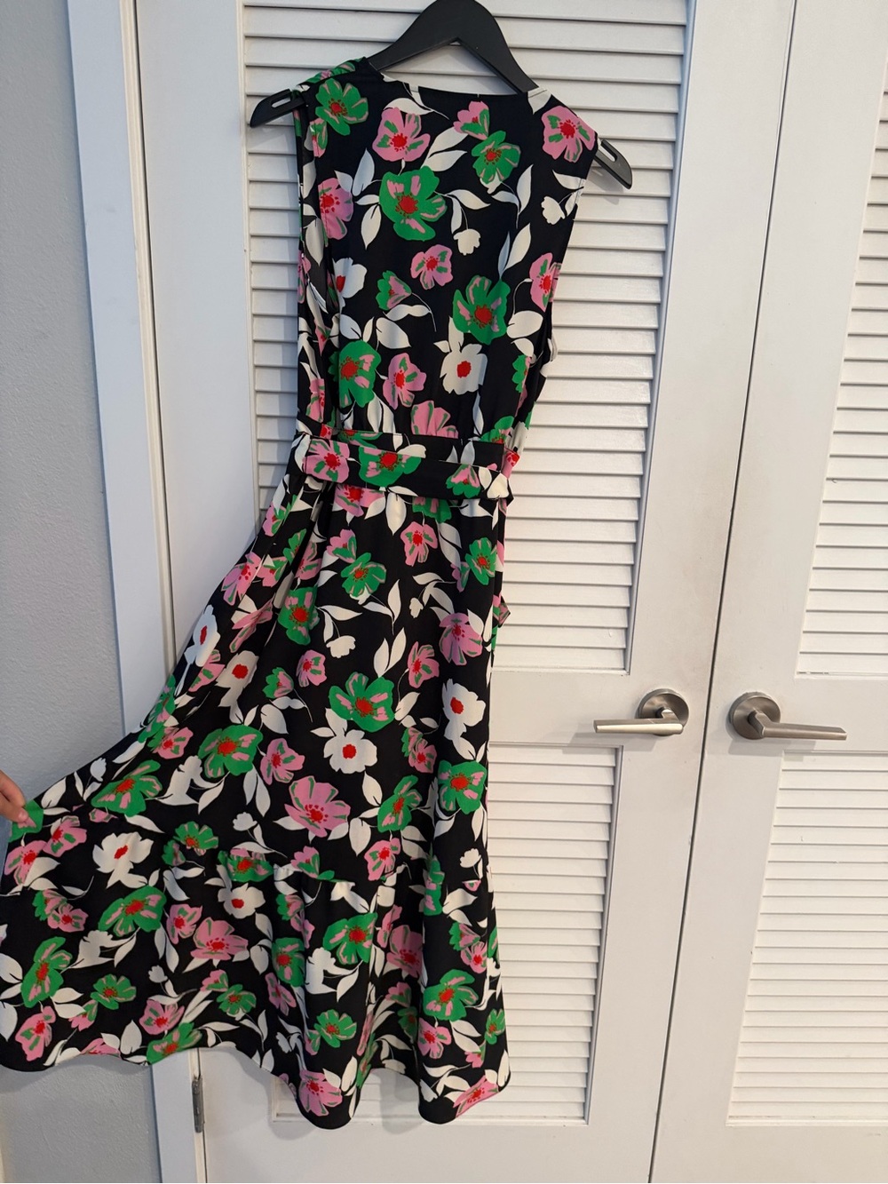 Who What Wear floral print sleeveless dress featuring a high-low hem. - Picture 11 of 13